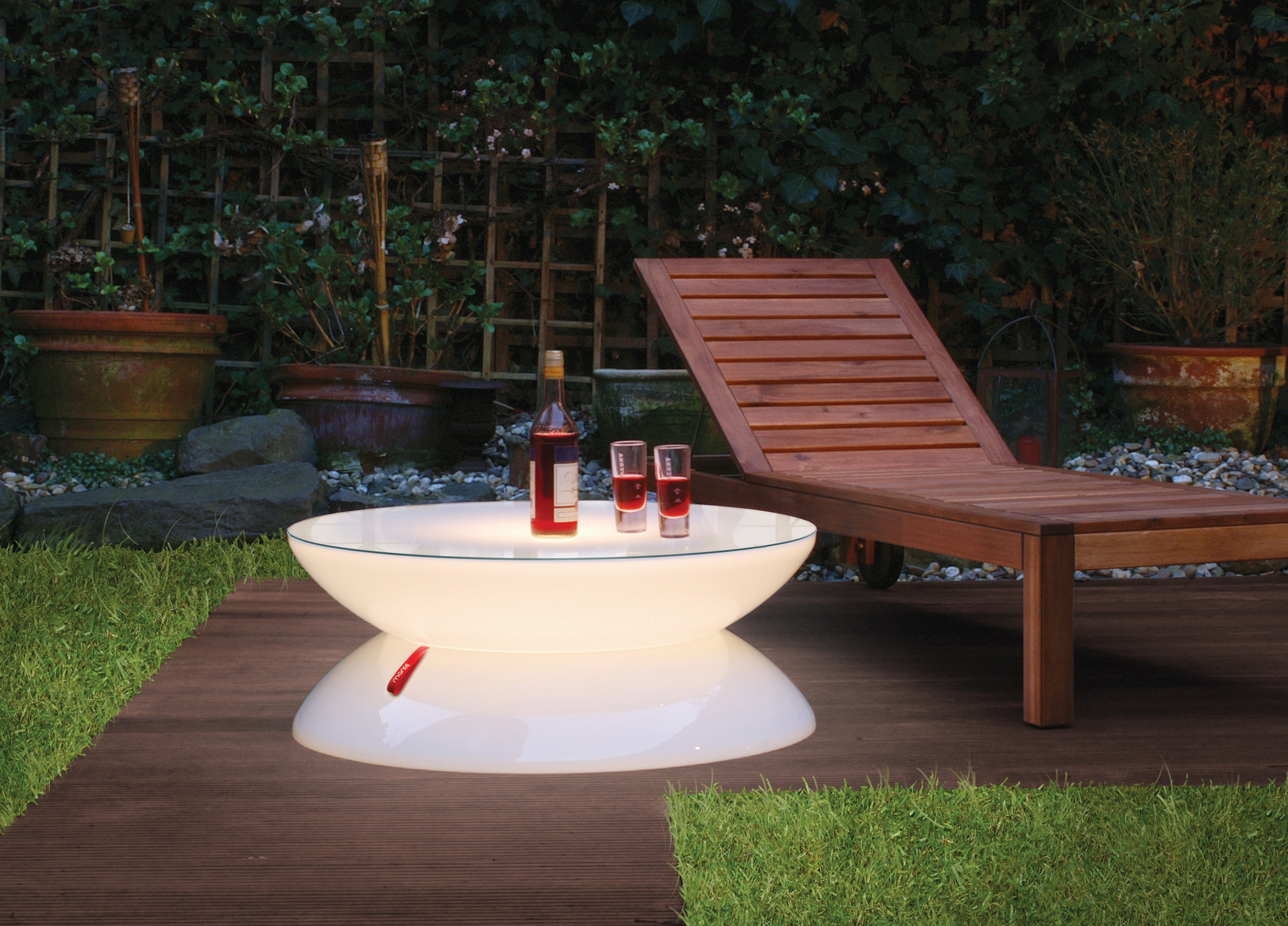 Lounge Outdoor LED beleuchteter Tisch