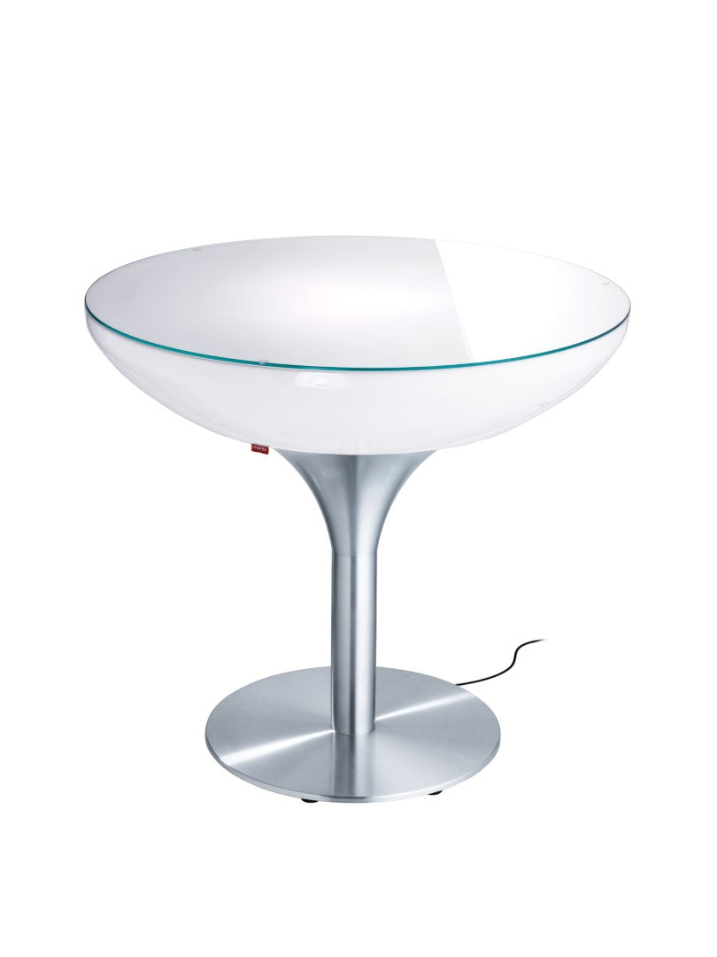 Lounge 75 Outdoor von Moree; beleuchteter Tisch im Design einer Sektschale, Tischkörper weiß transluzent mit Glasplatte aus Sicherheitsglas und einem Gestell aus Aluminium mit runder Bodenplatte; Leuchtmittel E27.