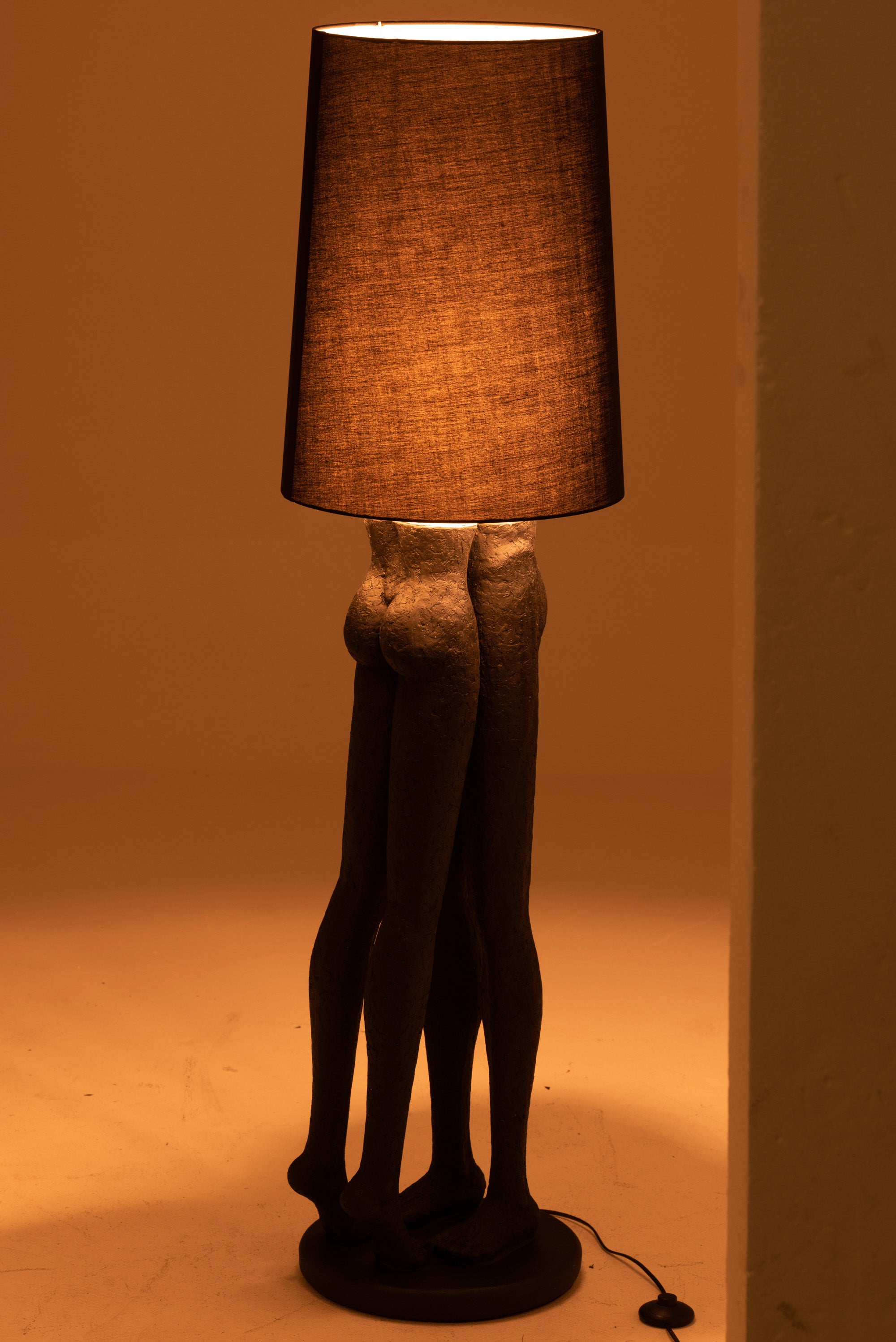 LAMPE PAAR POLYRESIN SCHWARZ L (36x36x155,5cm)