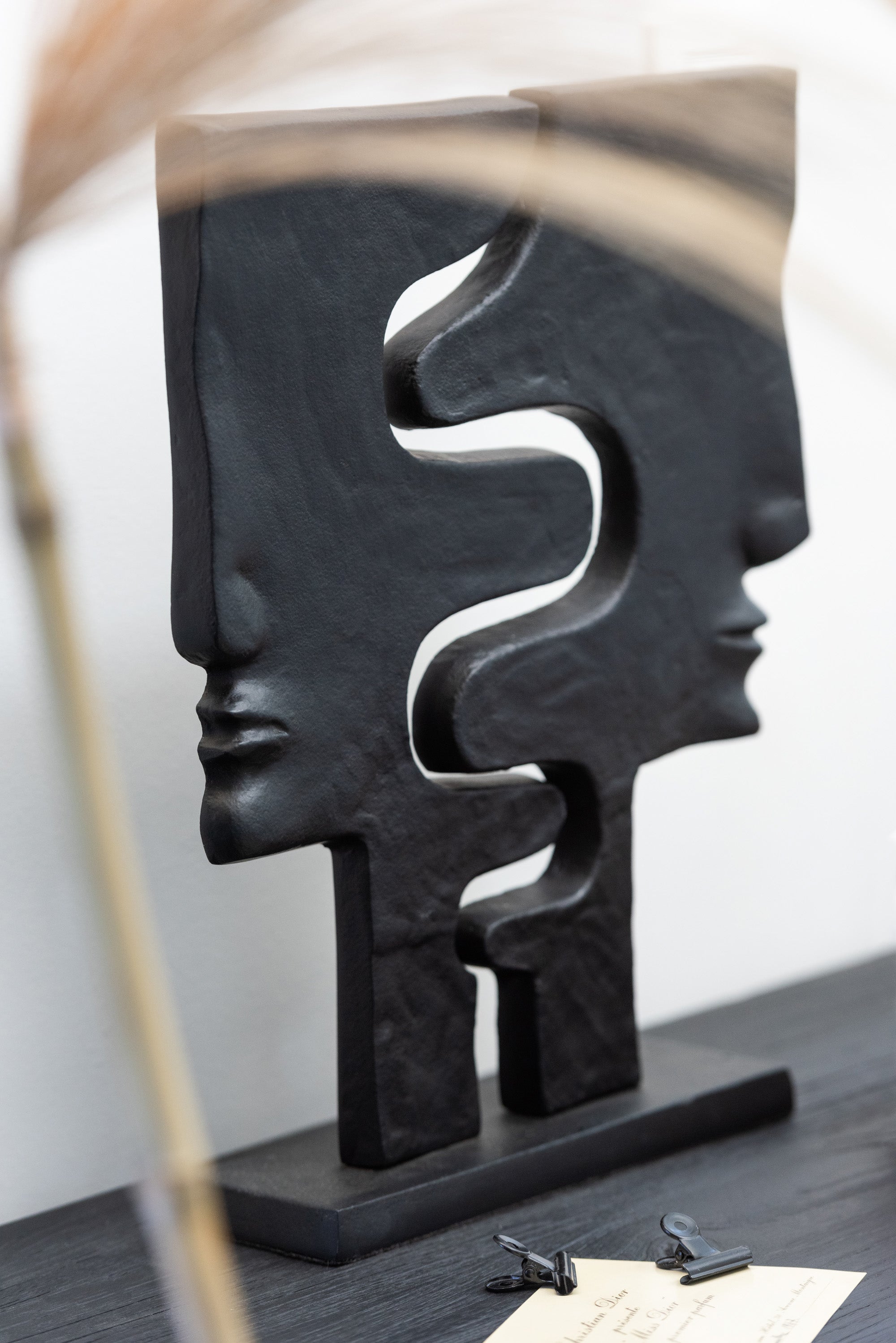 FIGUR GESICHTER AUF FUSS ALUMINIUM