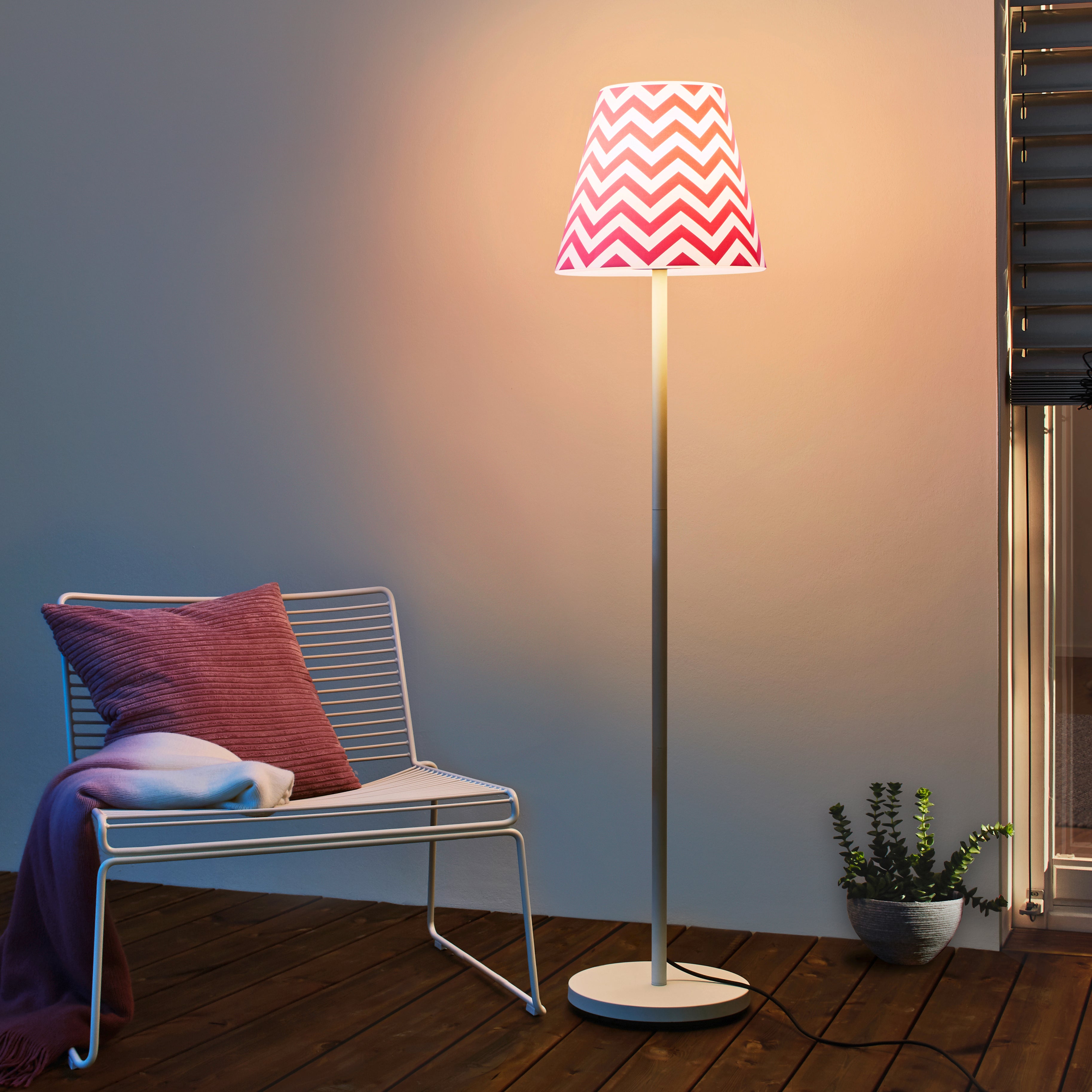 SWAP mit Rose-Pink Chevron Design-Lampenschirm Stehlampe