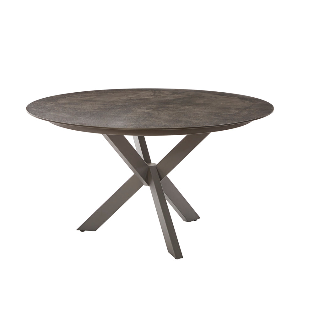 Runder Gartentisch mit einem hochwertigen Tischgestell mit drei gekreuzten Beinen aus Edelstahl Dunkelgrau, pulverbeschichtet; runde Tischplatte aus HPL 8 mm in Granit dunkel. Beine mit Schraubfüßen für Niveauausgleich.