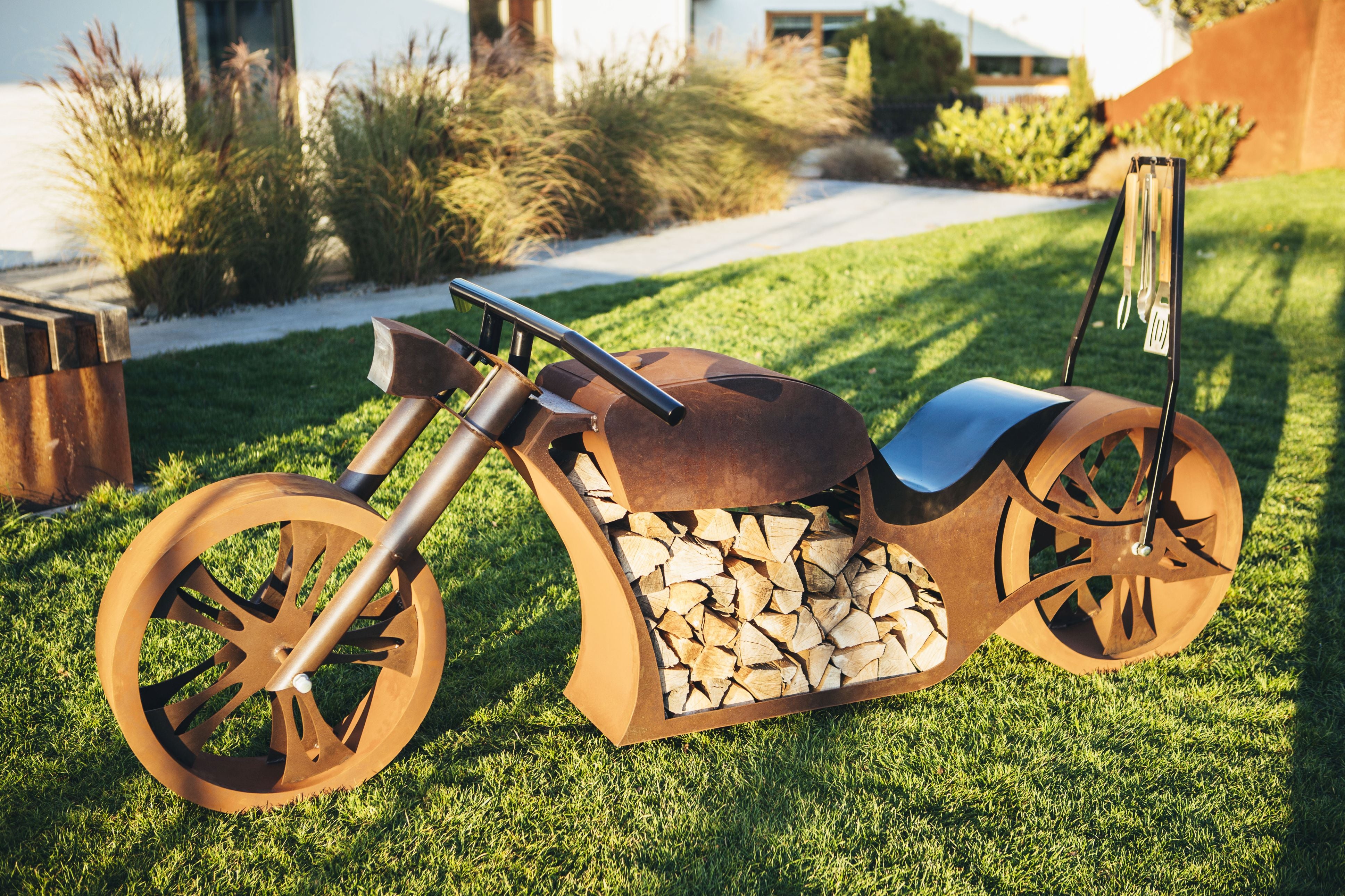 Originelles mobiles Grillen im Motorrad-Design - Grillen mit Stil