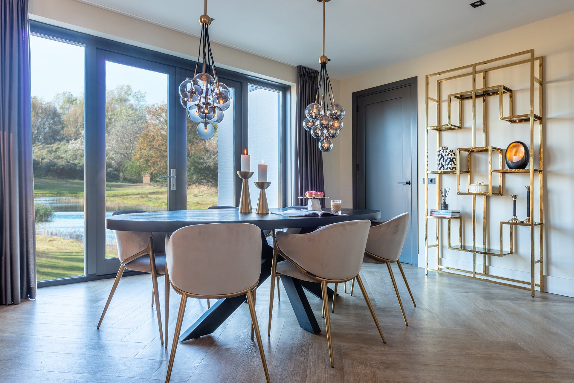 Regal Magnus - maximale Eleganz für stilvolle Wohnraumgestaltung